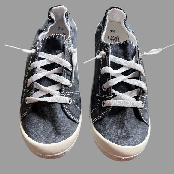 Time and Tru Shoes - Time and Tru Women’s Blue Canvas Shoes